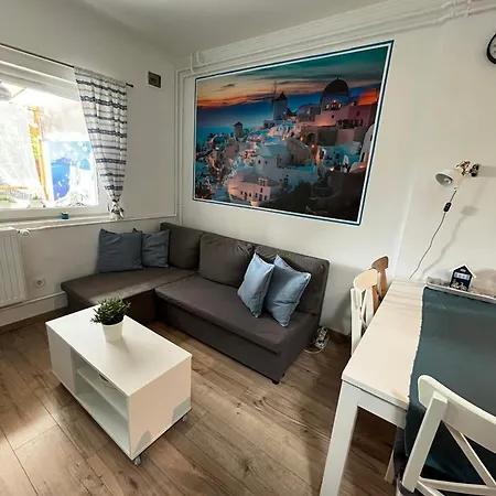 Zita Goeroeg Stilusu Haza Замарди