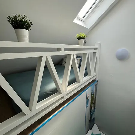 Zita Goeroeg Stilusu Haza *