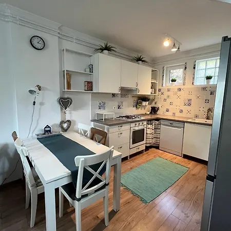 Apartment Zita Goeroeg Stilusu Haza