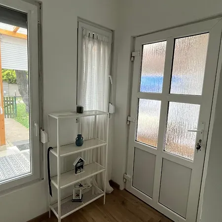 Zita Goeroeg Stilusu Haza *