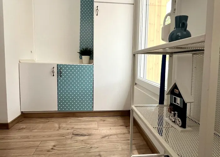 Zita Goeroeg Stilusu Haza アパート *