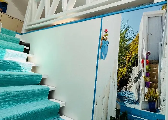 Zita Goeroeg Stilusu Haza Замарди